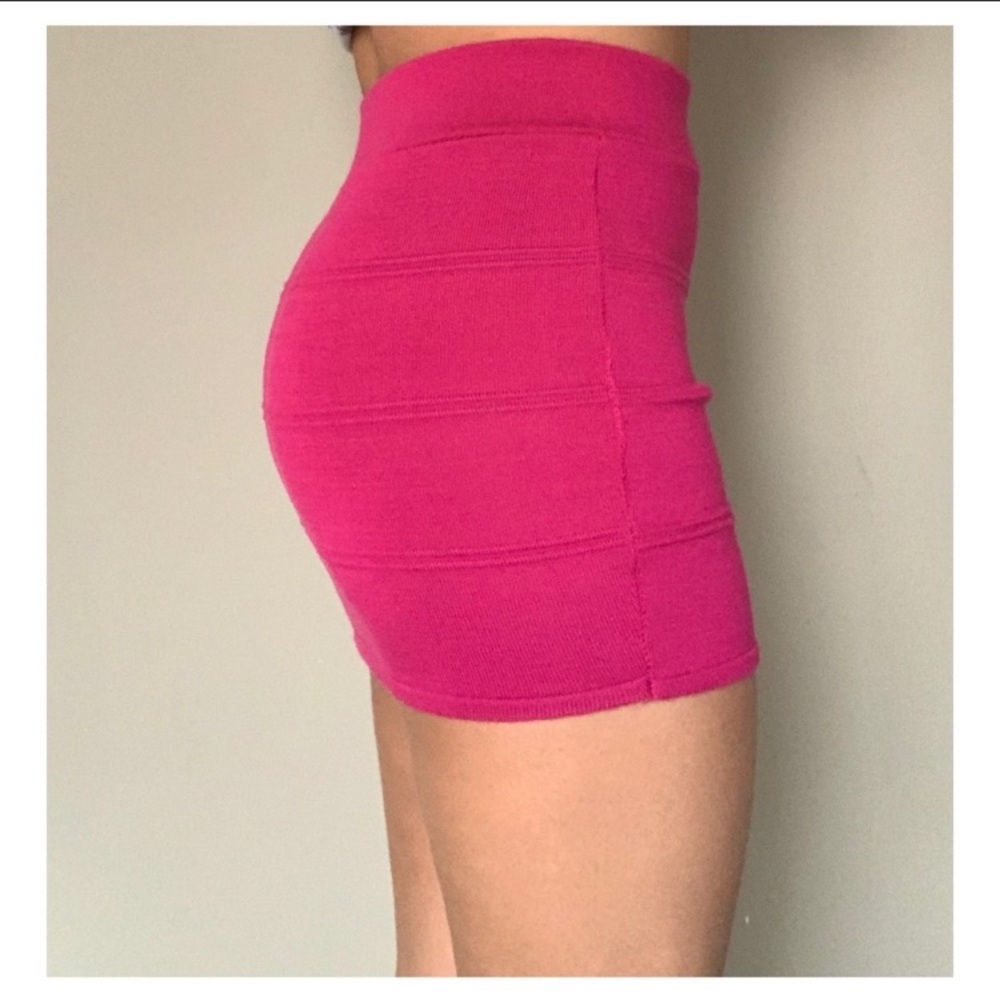 💛2/20$💛 NWOT✨ Fuschia pink bandage bodycon skirt